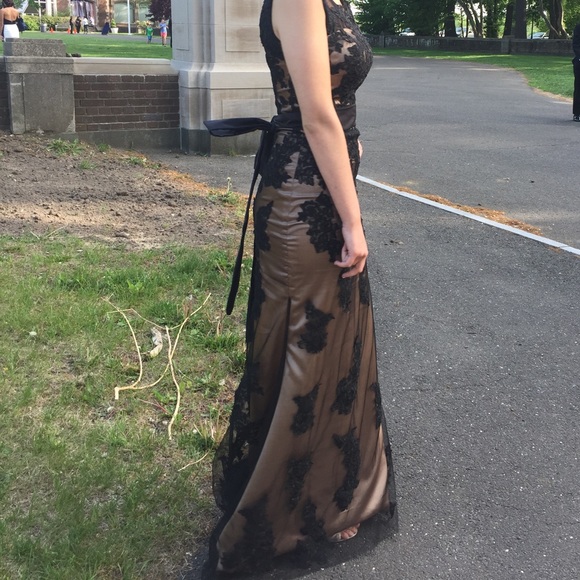 Custom Lace Gown Size 4 Evening/Prom/Pagaent Dress - Picture 8 of 16